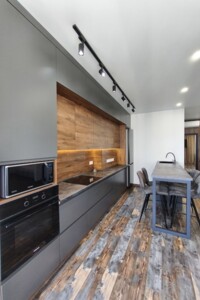 Продажа квартиры, Одесская, Лиманка, р‑н. Совиньон, Спортивная улица, дом 3/2