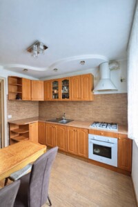 Продаж квартири, Івано-Франківськ, р‑н. Пасічна, Целевича Юліана вулиця, буд. 20