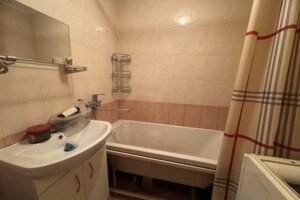 Продажа квартиры, Ужгород, р‑н. Пьяный базар, Героев 128-й бригады (8-го Марта) улица, дом 31 корпус 1