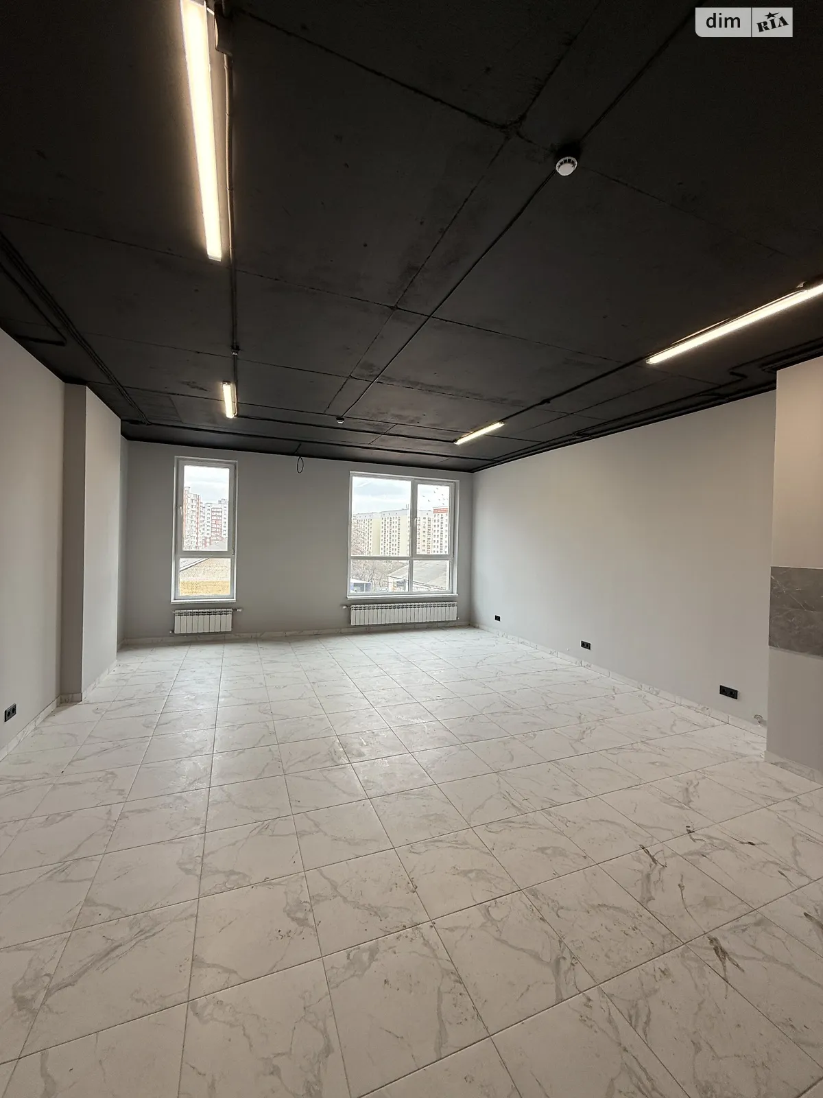 Сдается в аренду офис 47 кв. м в бизнес-центре, цена: 16450 грн - фото 1