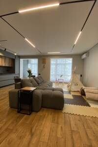 Продаж квартири, Івано-Франківськ, р‑н. Центр, Височана Семена вулиця, буд. 18 корпус 21