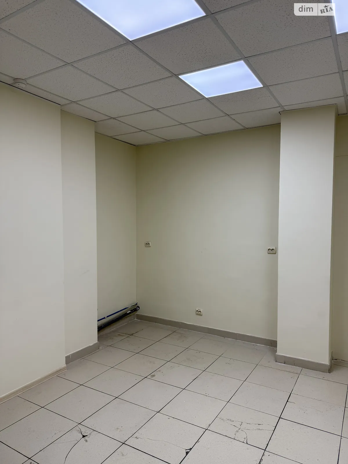 Сдается в аренду офис 20 кв. м в бизнес-центре, цена: 5000 грн - фото 1