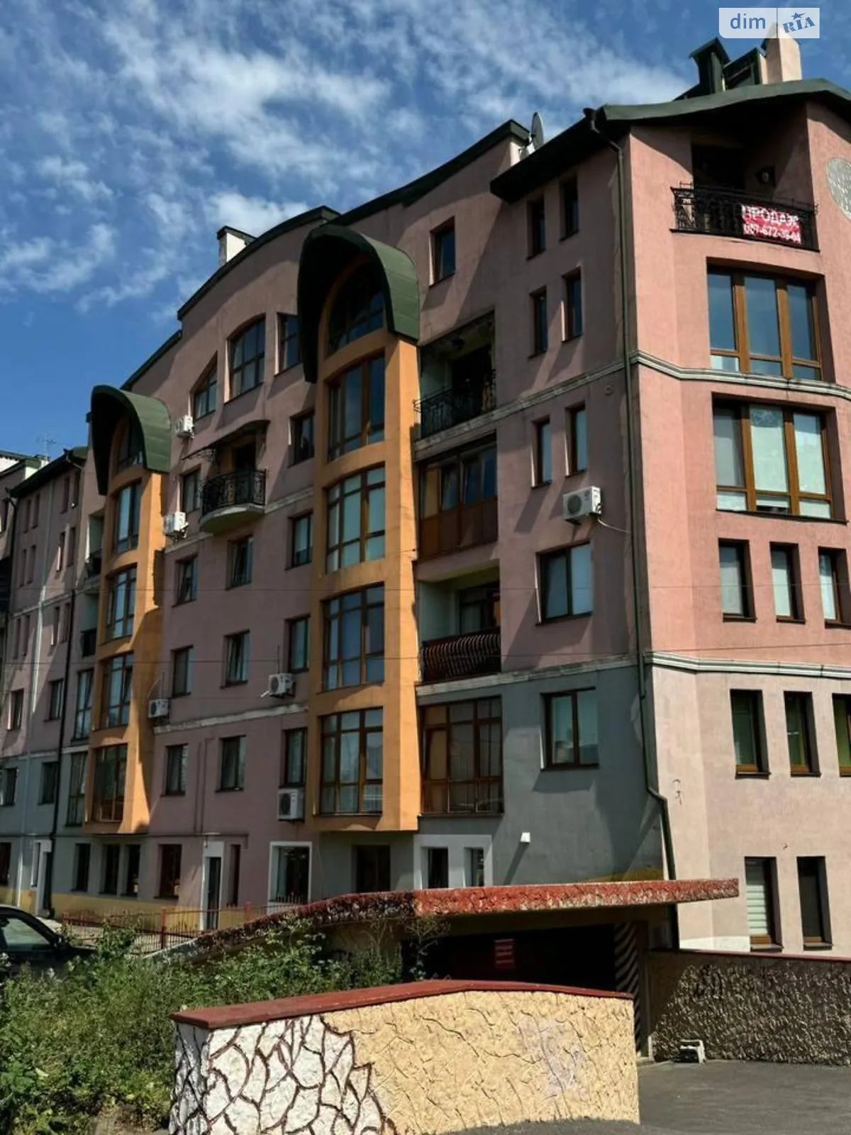 Продается 6-комнатная квартира 216.9 кв. м в Черновцах, цена: 148900 $ - фото 1