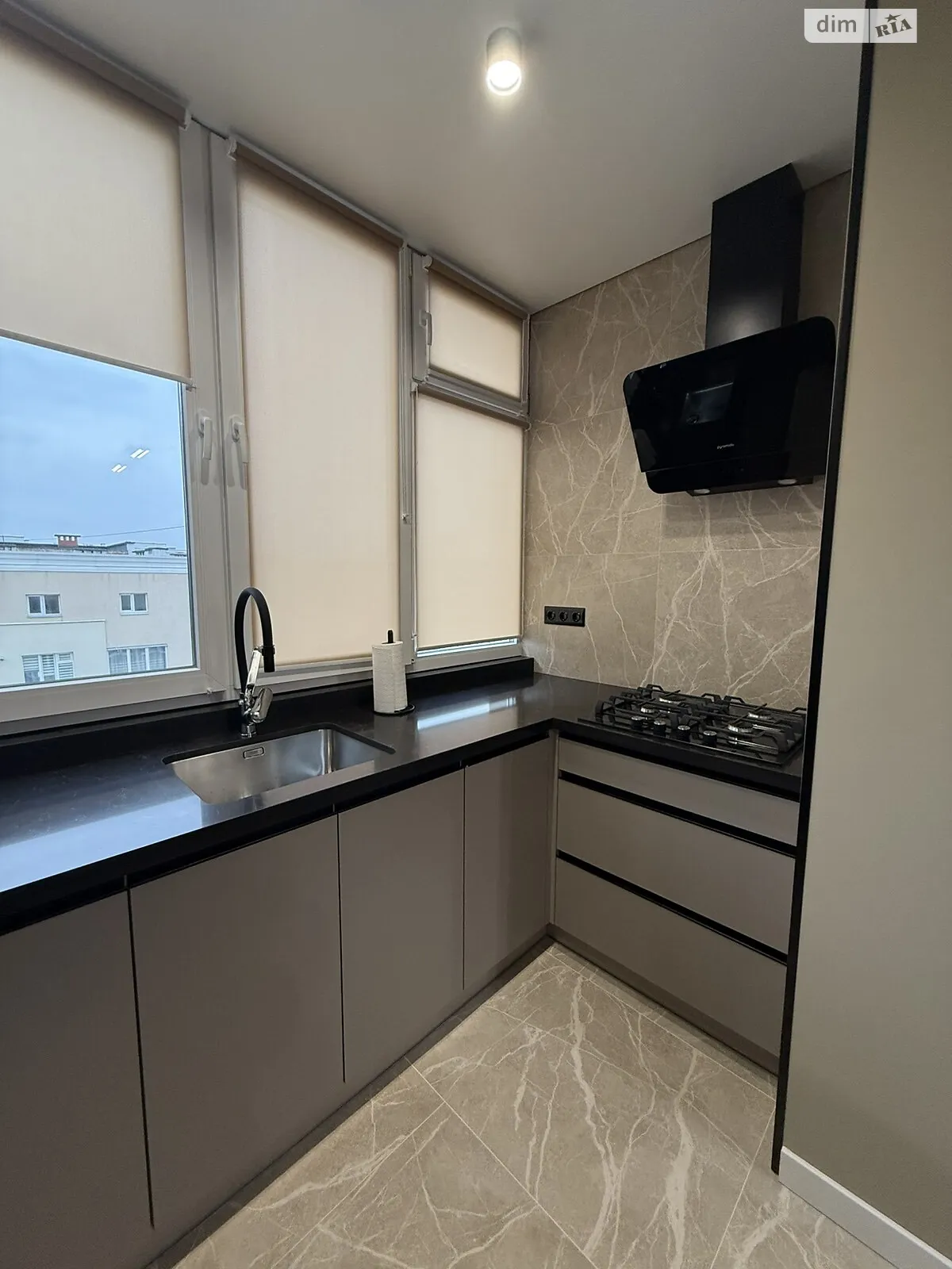 Продается 2-комнатная квартира 80 кв. м в Хмельницком, ул. Кармелюка - фото 1