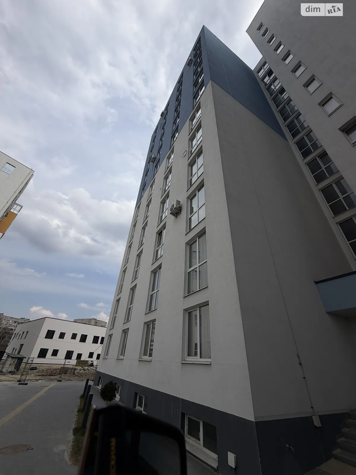 Продается 2-комнатная квартира 68 кв. м в Львове, ул. Рудненская, 8 - фото 1