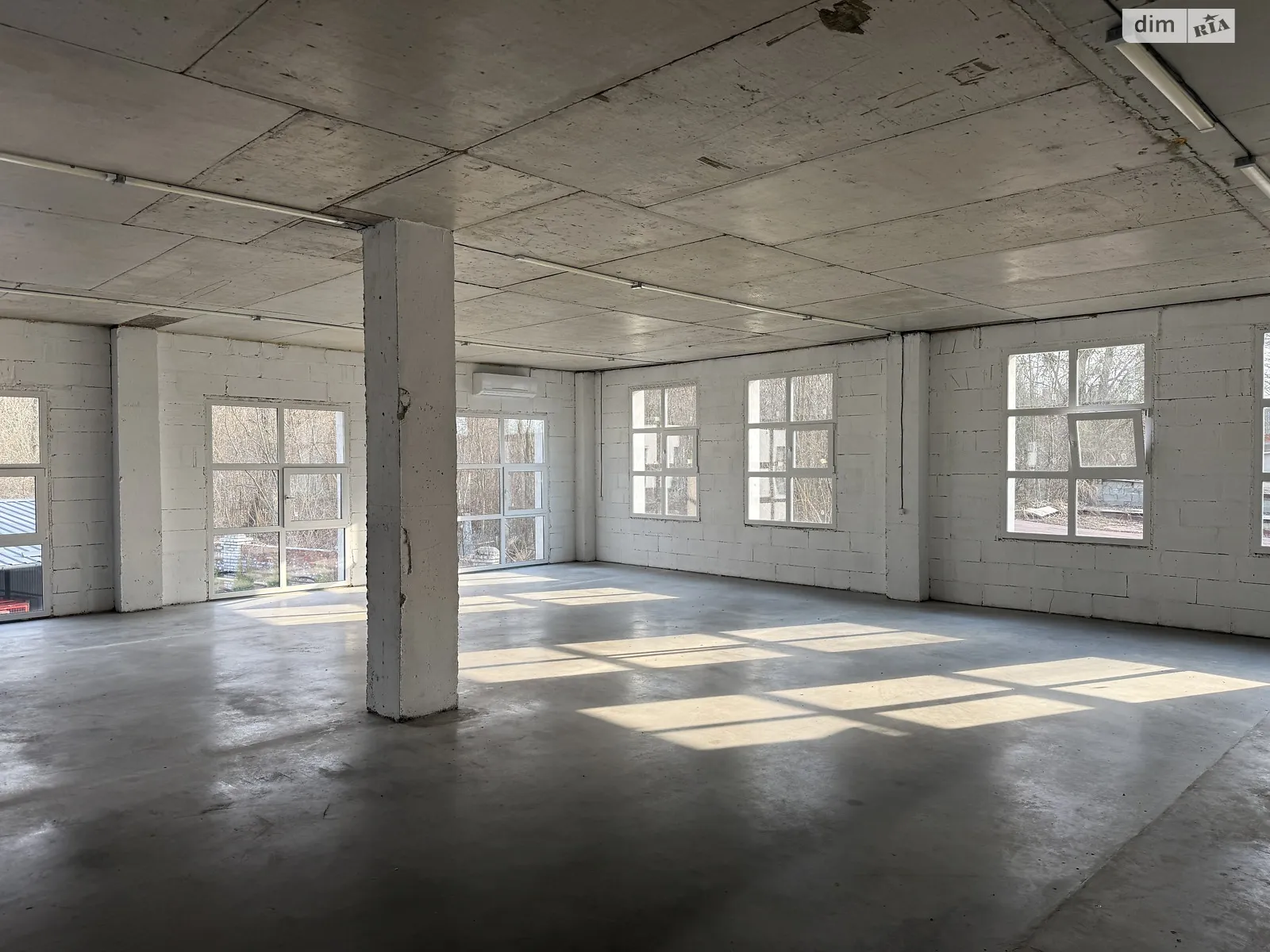 Сдается в аренду офис 194 кв. м в бизнес-центре, цена: 43650 грн - фото 1