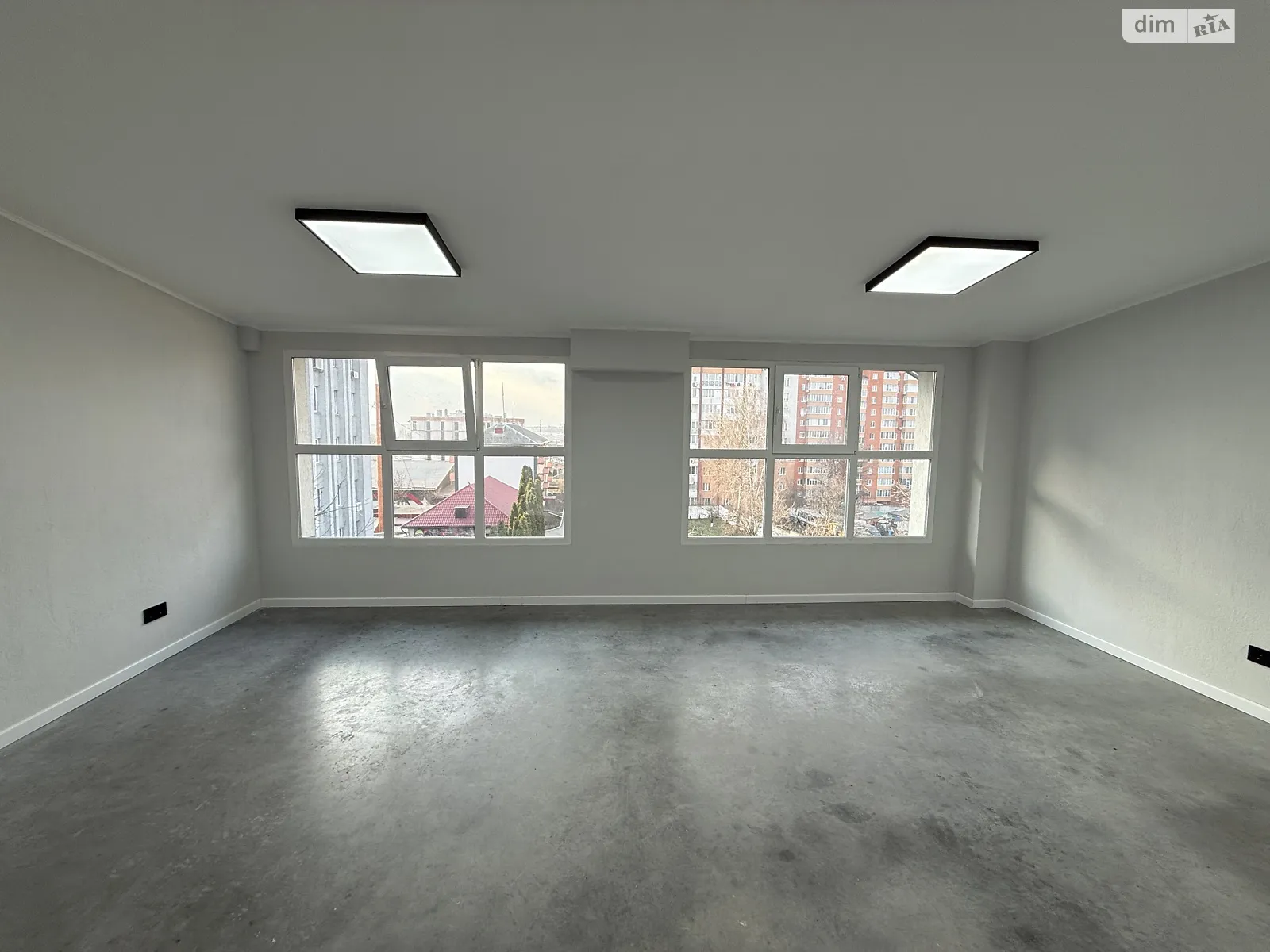 Сдается в аренду офис 36.8 кв. м в бизнес-центре, цена: 12000 грн - фото 1