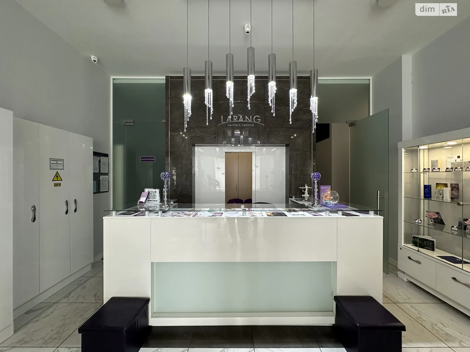 Продается помещения свободного назначения 200 кв. м в 25-этажном здании, цена: 700000 $ - фото 1