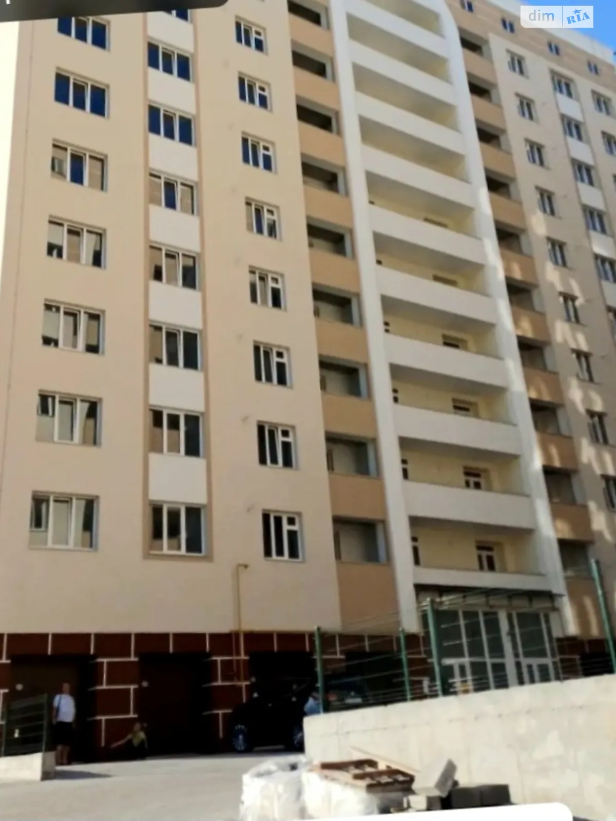 Сдается в аренду место в гаражном кооперативе универсальный на 24.6 кв. м, цена: 3500 грн - фото 1