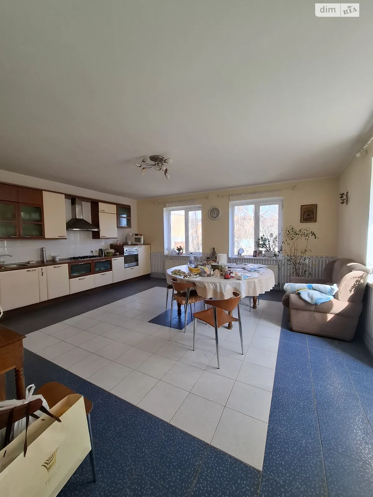 Продается дом на 3 этажа 312.2 кв. м с балконом, цена: 255000 $ - фото 1