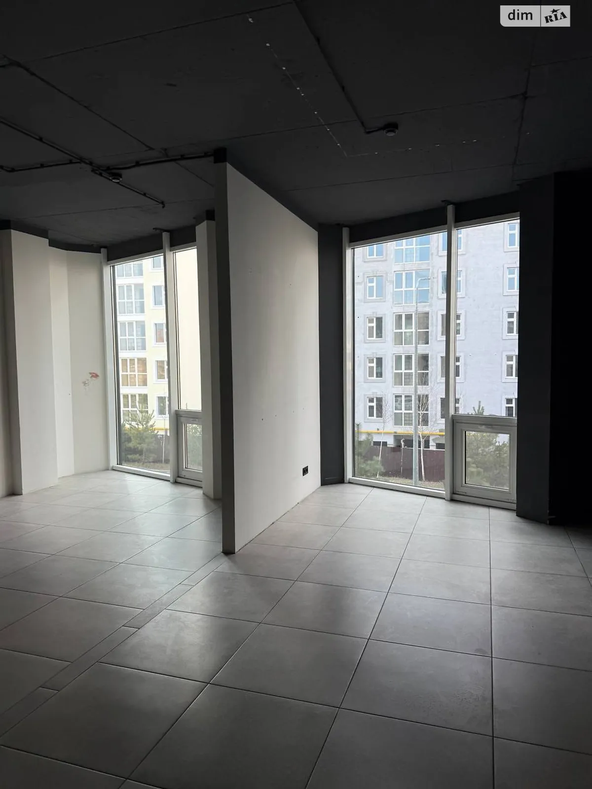 Сдается в аренду офис 47 кв. м в бизнес-центре, цена: 14000 грн - фото 1