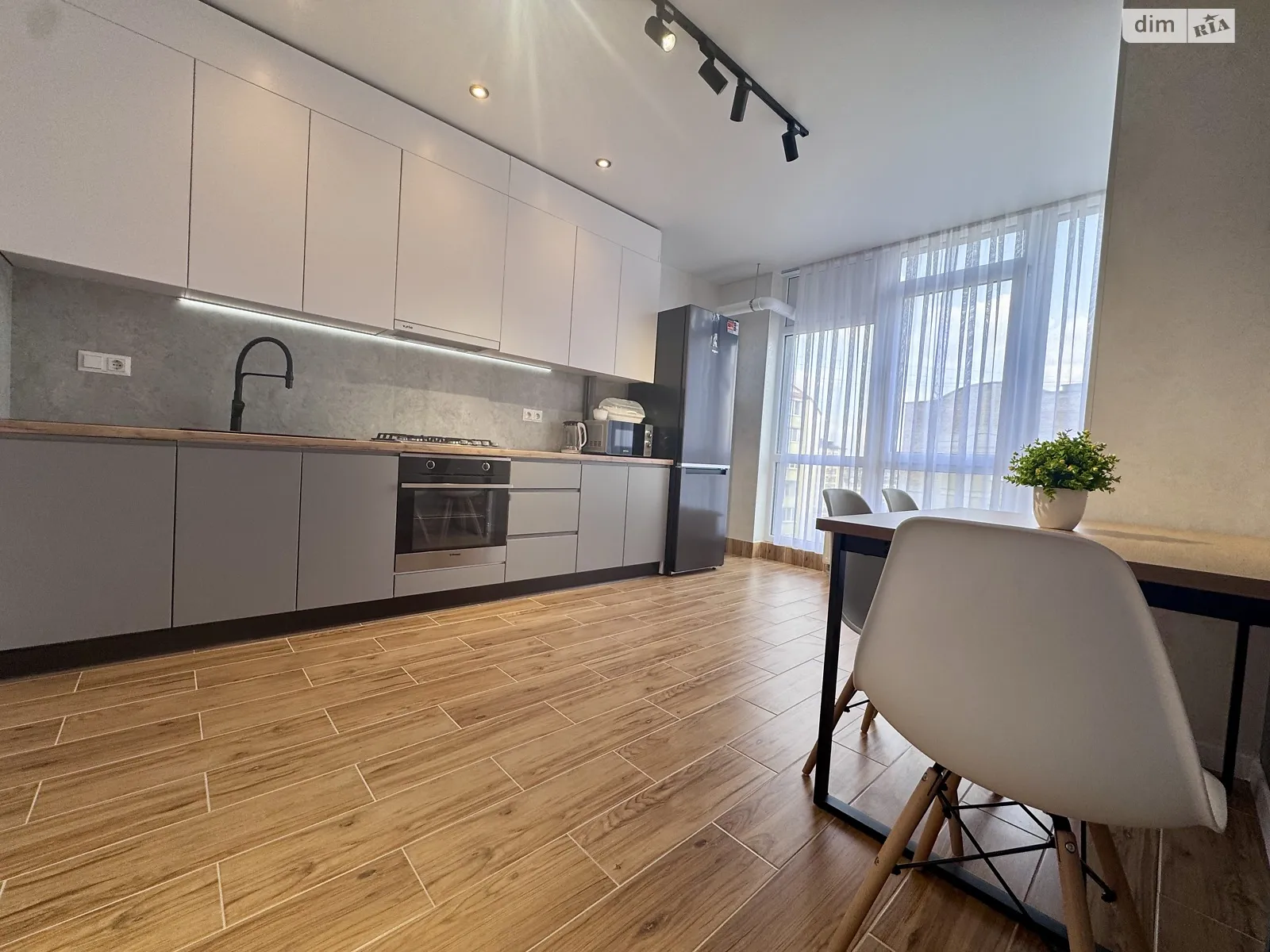 Сдается в аренду 1-комнатная квартира 46.5 кв. м в Ивано-Франковске, ул. Загвиздянська, 6 - фото 1