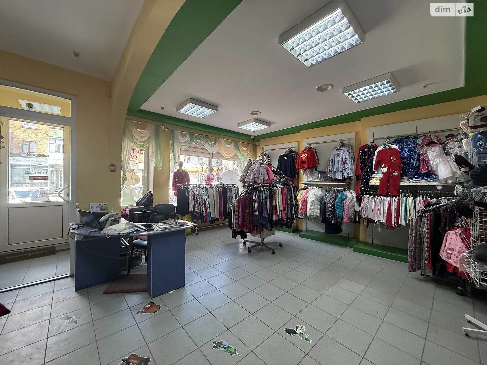 Сдается в аренду помещения свободного назначения 64 кв. м в 4-этажном здании, цена: 38500 грн - фото 1