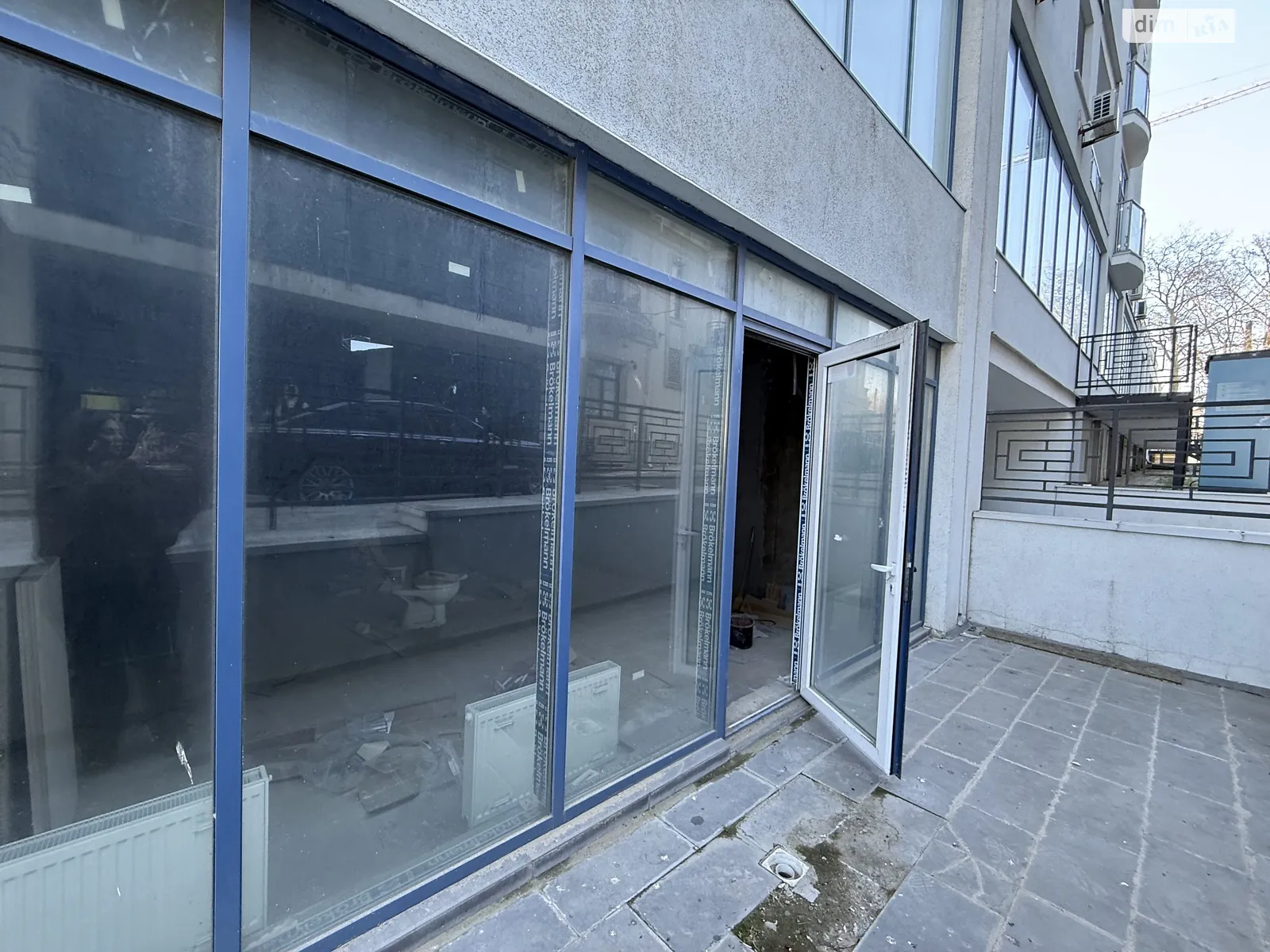 Продается помещения свободного назначения 47.5 кв. м в 11-этажном здании, цена: 95000 $ - фото 1