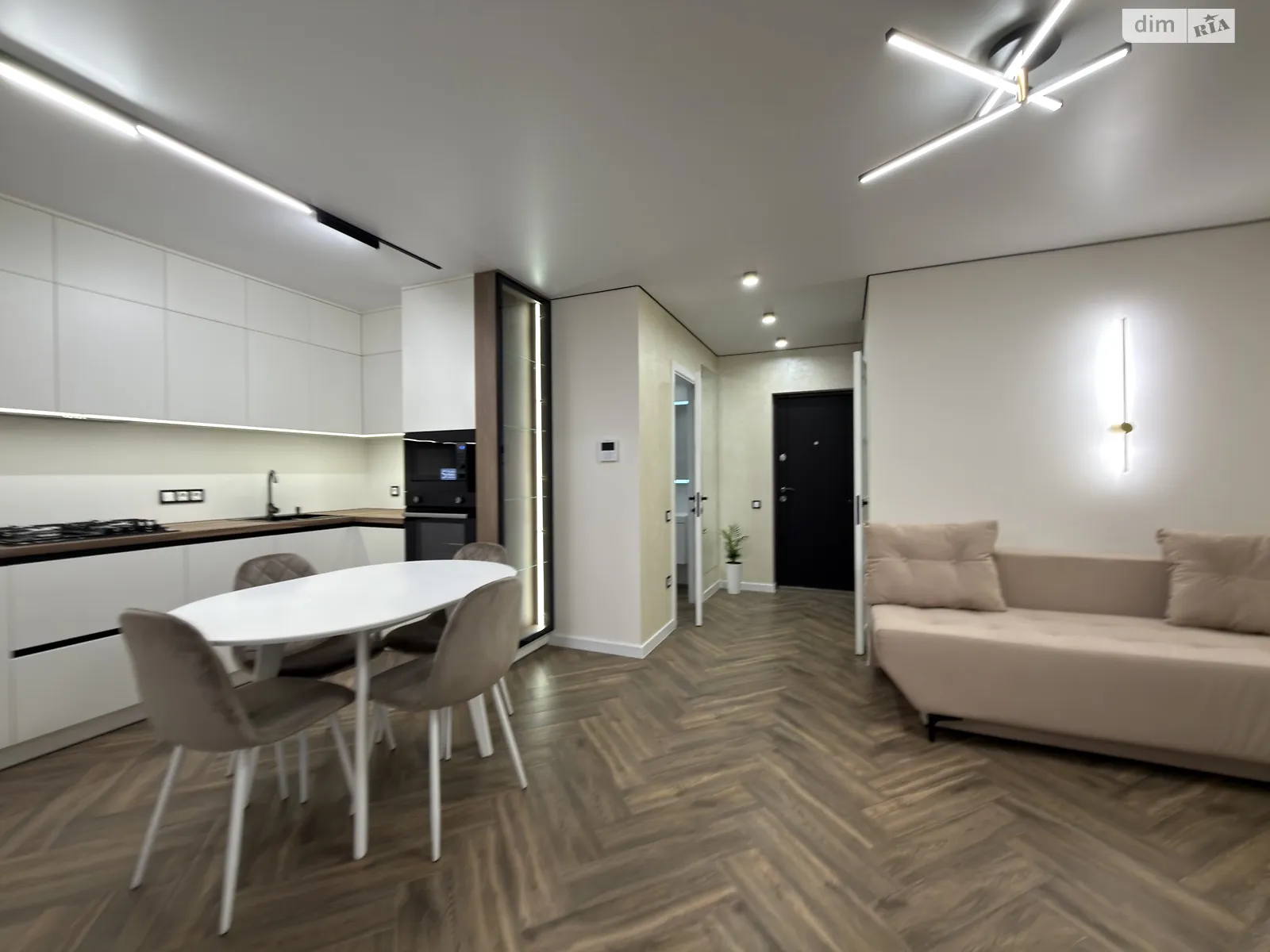 2-комнатная квартира 57 кв. м в Тернополе, ул. Смакулы, 2/2 - фото 1