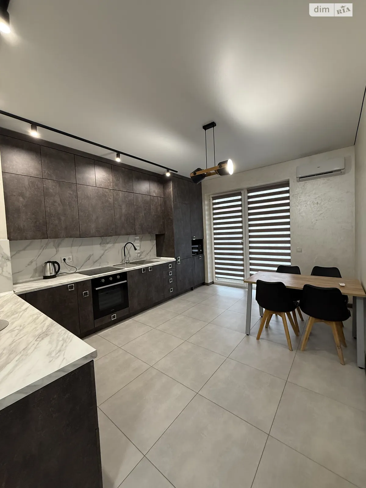 Здається в оренду 1-кімнатна квартира 45 кв. м у Ужгороді, вул. Петра Лінтура - фото 1