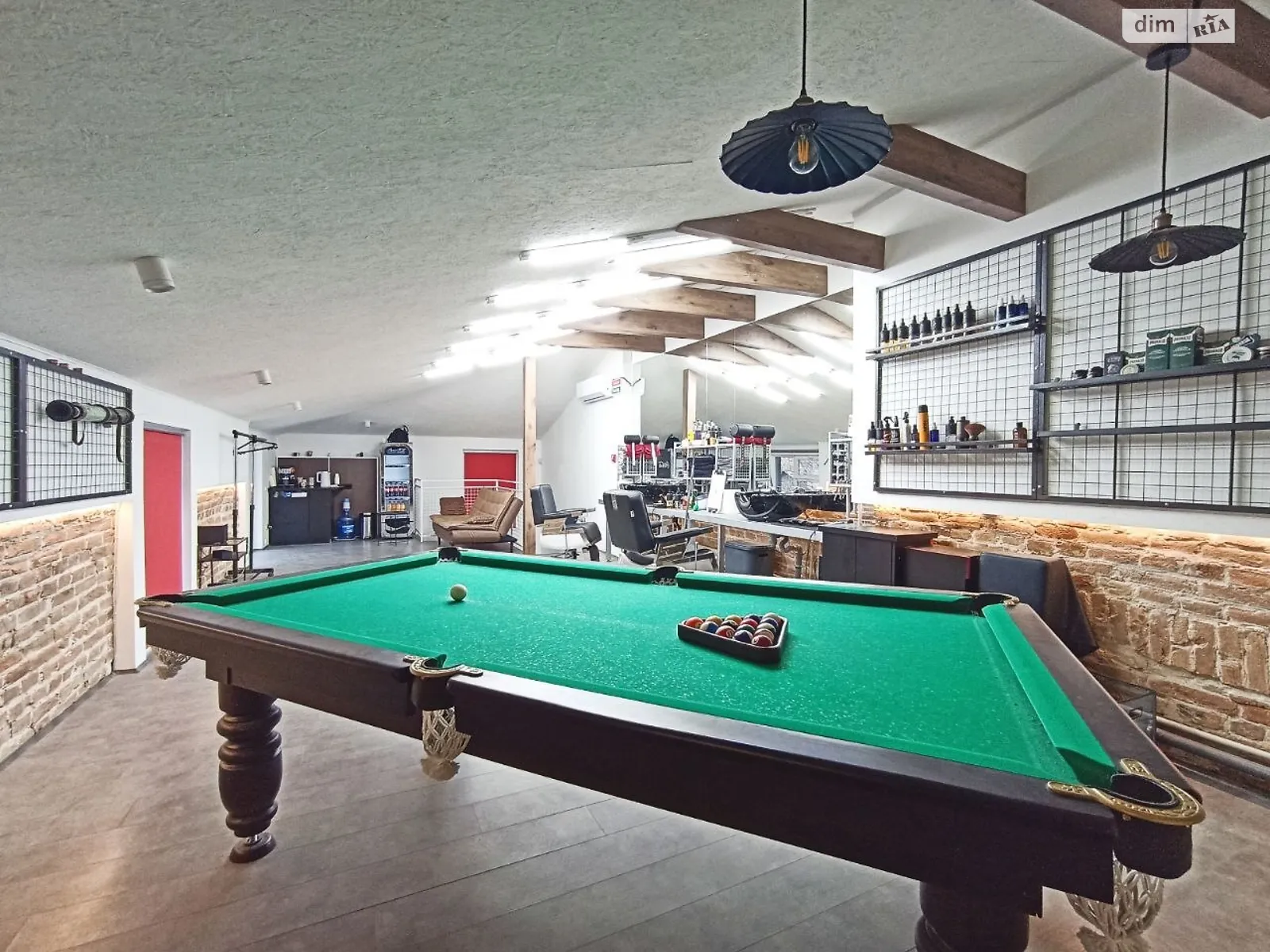 Продается офис 96.6 кв. м в бизнес-центре, цена: 135000 $ - фото 1