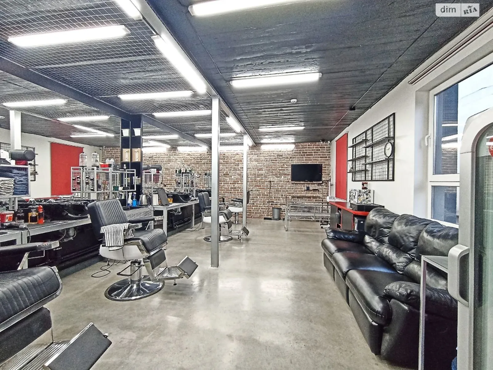 Продается объект сферы услуг 96.6 кв. м в 2-этажном здании, цена: 135000 $ - фото 1