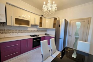 Сниму квартиру в Хусте долгосрочно