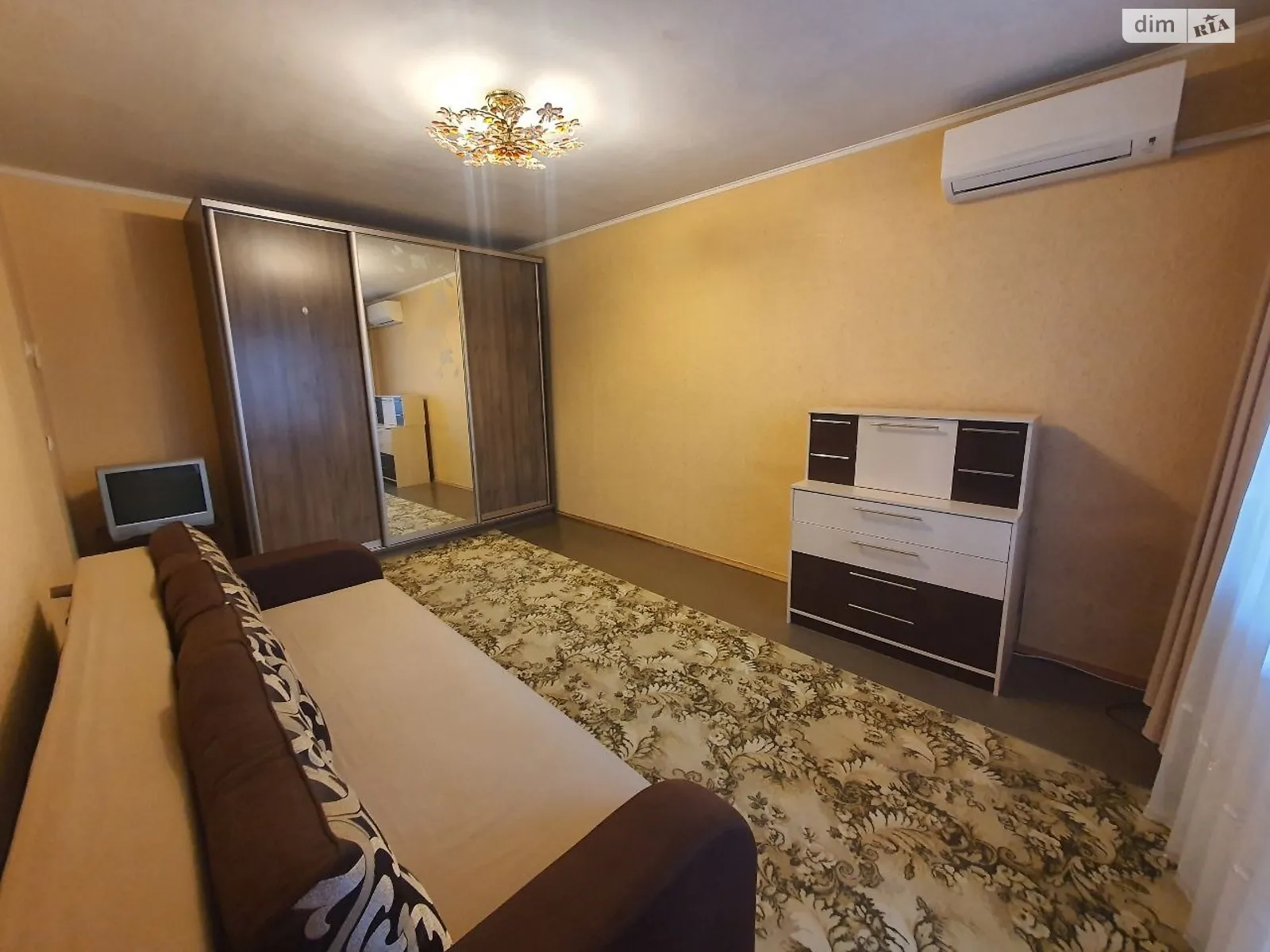 Продается 1-комнатная квартира 42 кв. м в Киеве, ул. Ревуцкого, 18А - фото 1