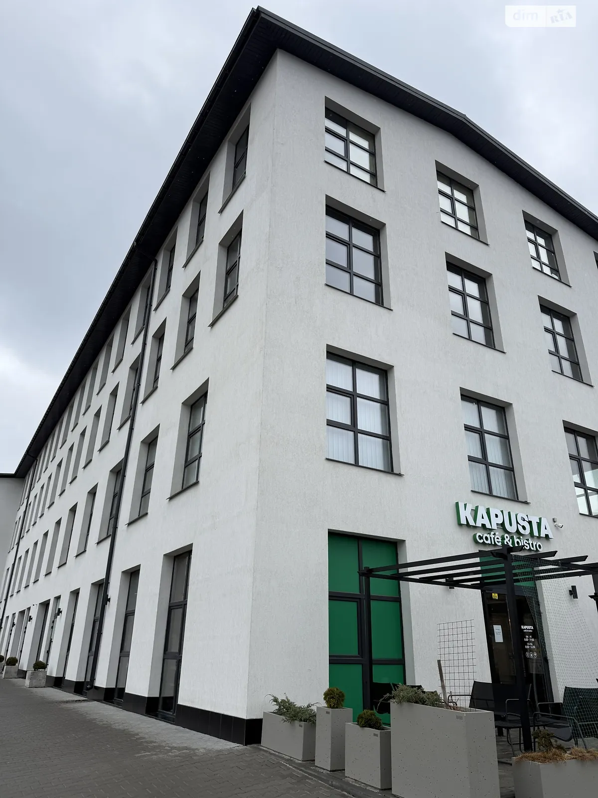 Сдается в аренду офис 46 кв. м в бизнес-центре, цена: 13800 грн - фото 1