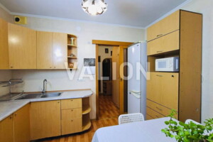 Продаж квартири, Київ, р‑н. Нова Дарниця, ст.м. Позняки, Ялтинська вулиця, буд. 15