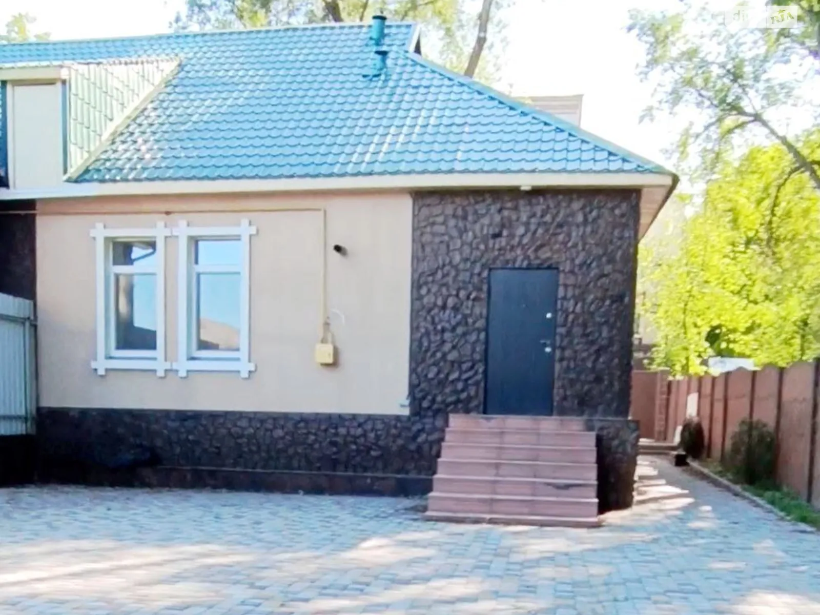 Продается часть дома 64.5 кв. м с беседкой, цена: 70000 $ - фото 1