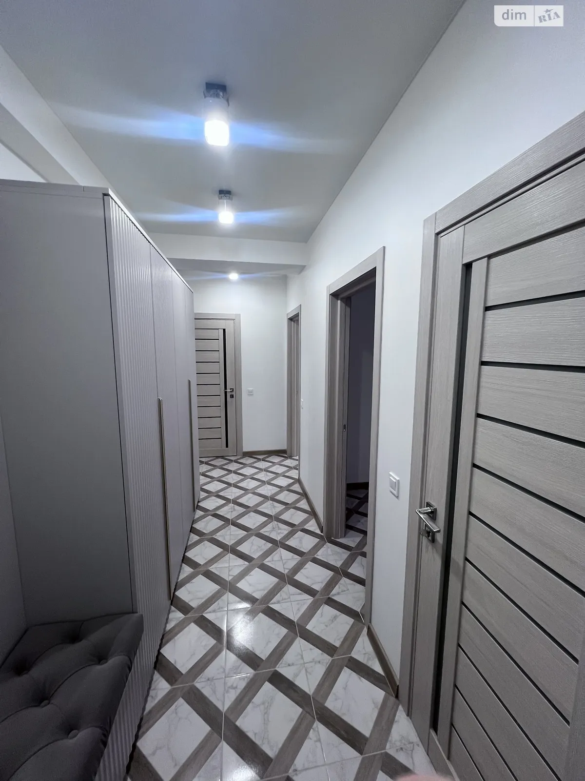 Сдается в аренду 2-комнатная квартира 62 кв. м в Черновцах, просп. Независимости, 121Б - фото 1