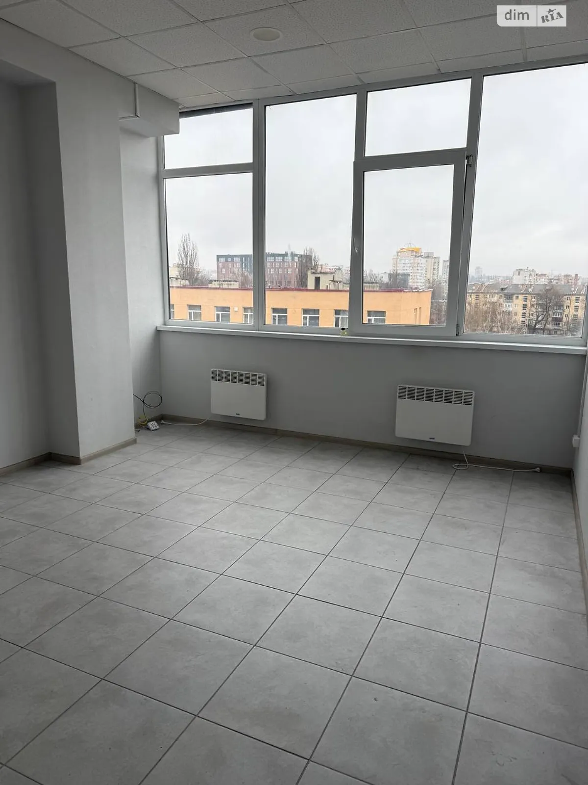 Сдается в аренду офис 19 кв. м в бизнес-центре, цена: 5000 грн - фото 1