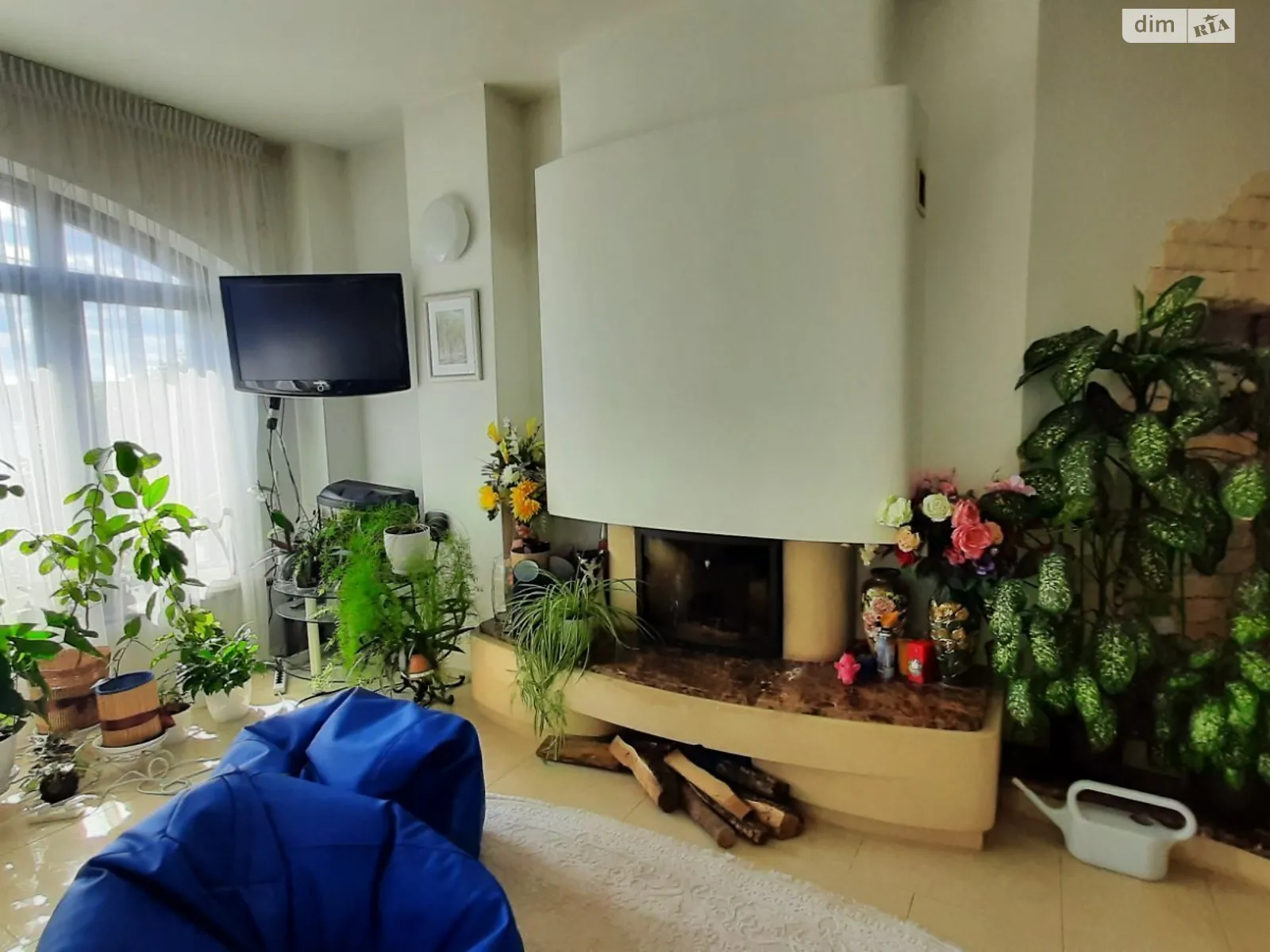 Сдается в аренду дом на 2 этажа 220 кв. м с мансардой, цена: 1300 $ - фото 1