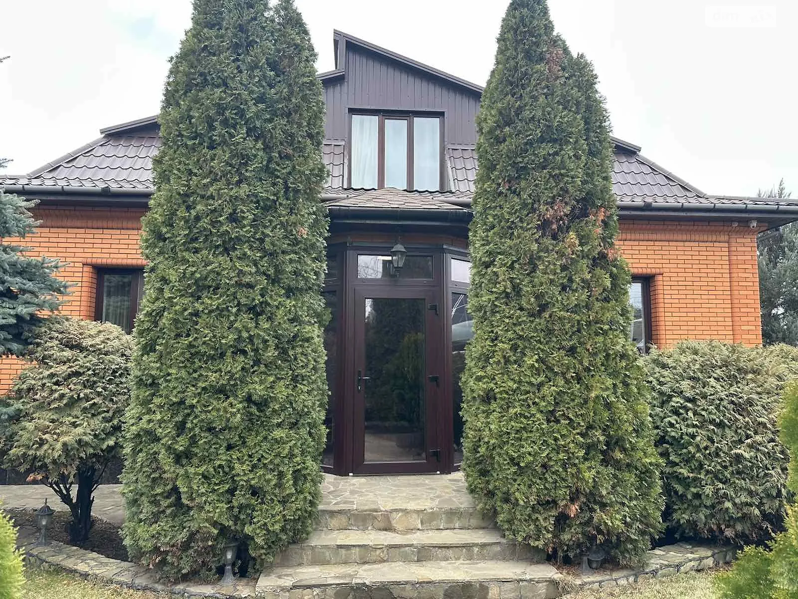 Продается дом на 2 этажа 202.9 кв. м с баней/сауной, цена: 165000 $ - фото 1