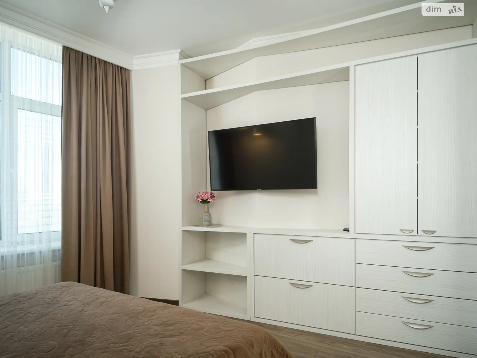 Продается 3-комнатная квартира 86.2 кв. м в Одессе, пер. Удельный, 6 - фото 1