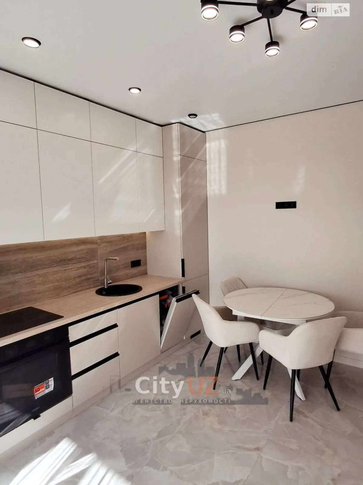 Здається в оренду 1-кімнатна квартира 43 кв. м у Ужгороді, вул. Загорська - фото 1