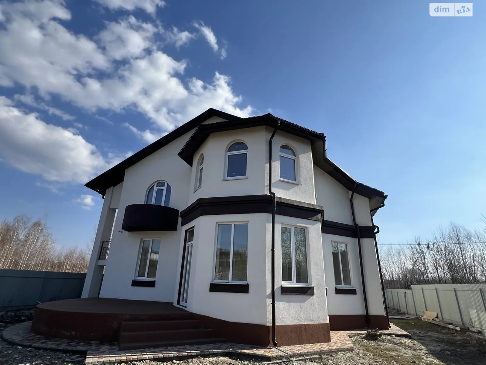Продается дом на 3 этажа 344 кв. м с верандой, цена: 180000 $ - фото 1