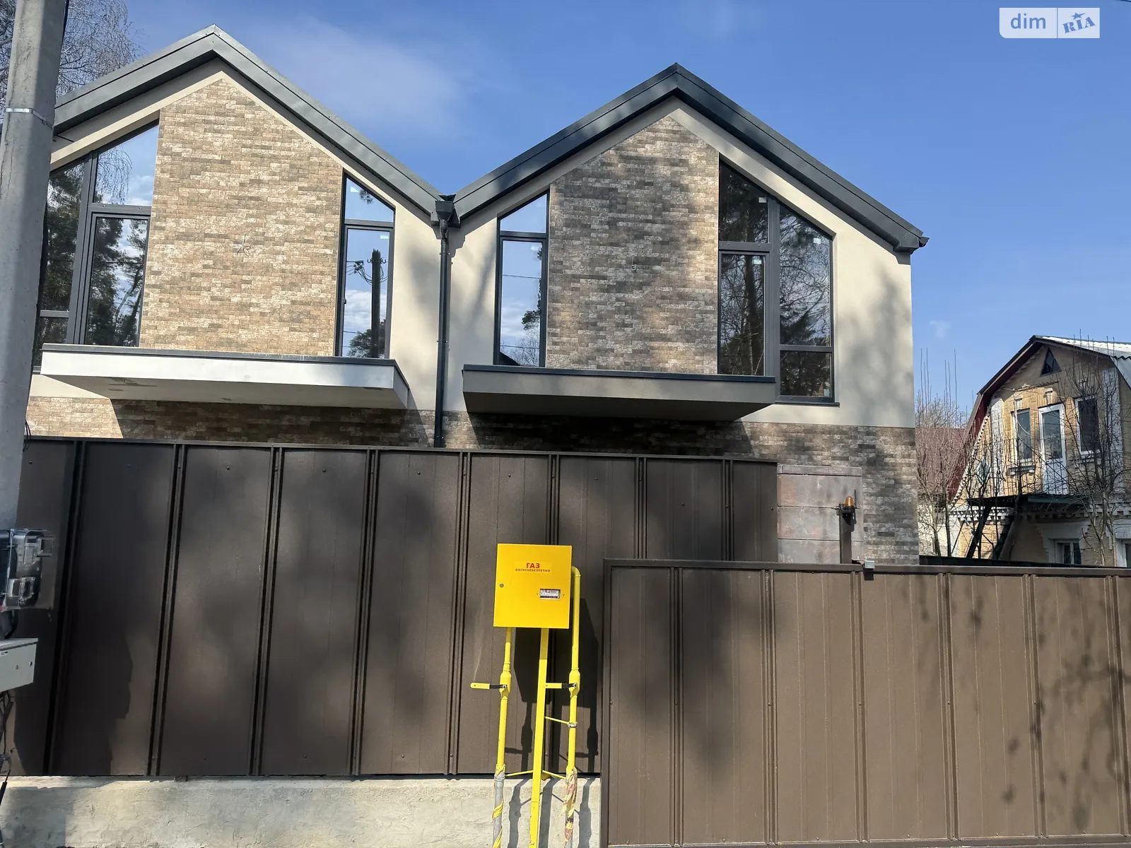 Продается дом на 2 этажа 105 кв. м с камином, цена: 115000 $ - фото 1