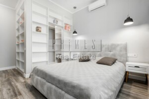 Долгосрочная аренда квартиры, Киев, р‑н. Черная Гора, ст.м. Зверинецкая(Дружбы народов), Андрея Верхогляда (Драгомирова) улица, дом 11