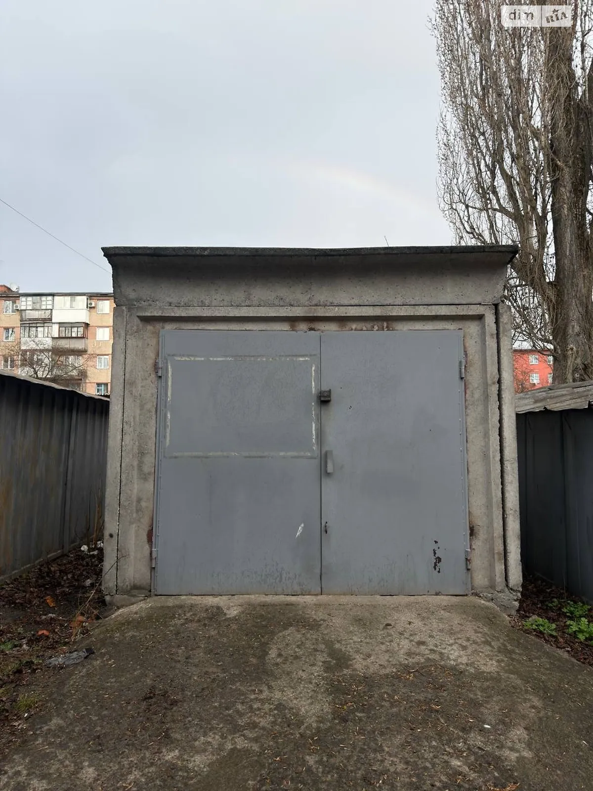 Продается отдельно стоящий гараж универсальный на 24 кв. м, цена: 6700 $ - фото 1