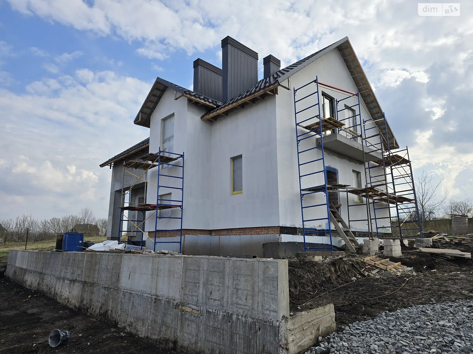 Продается дом на 2 этажа 170 кв. м с бассейном, цена: 165000 $ - фото 1