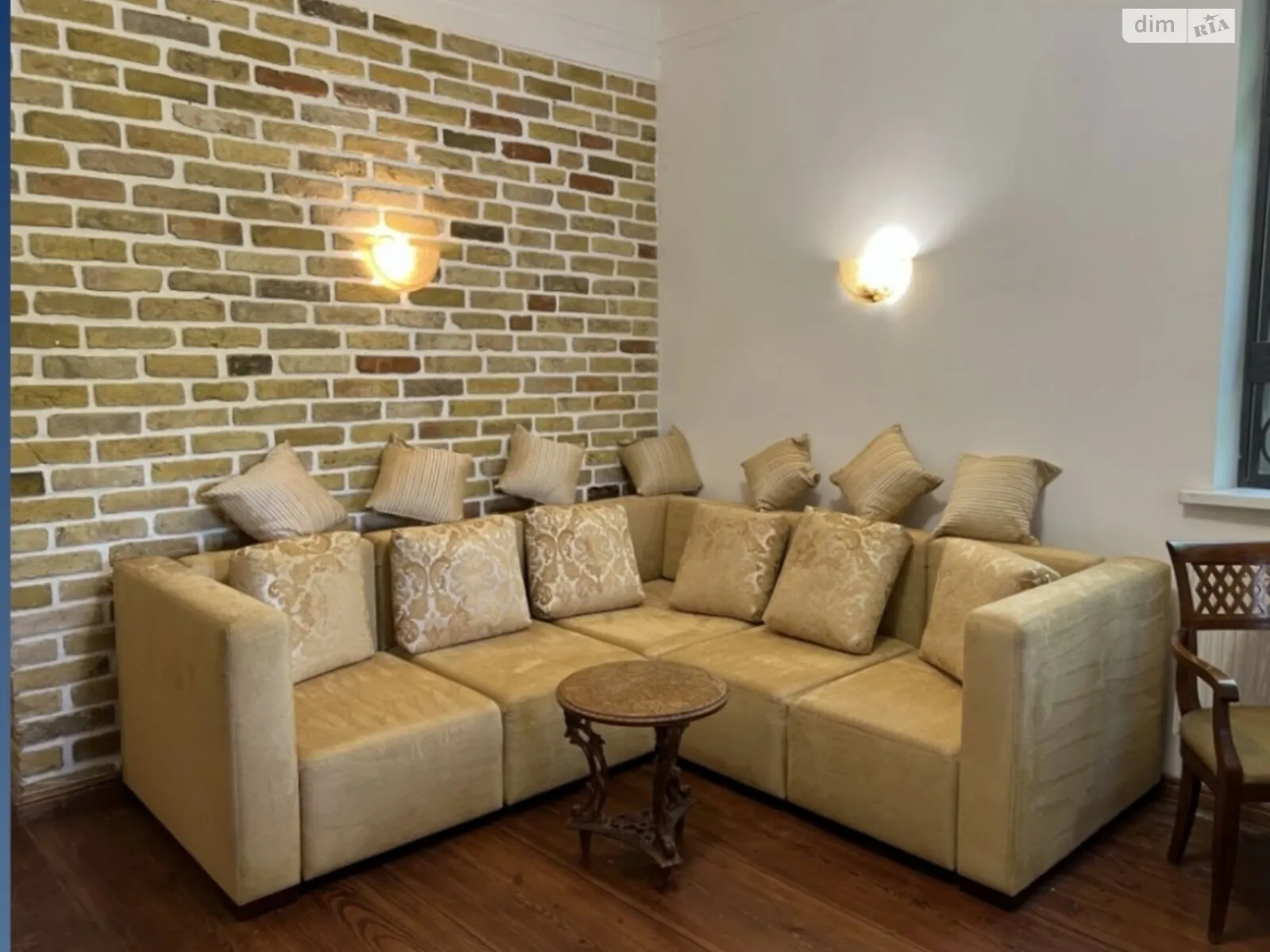 Сдается в оренду частина будинку 72.8 кв. м з мансардою, цена: 1200 $ - фото 1