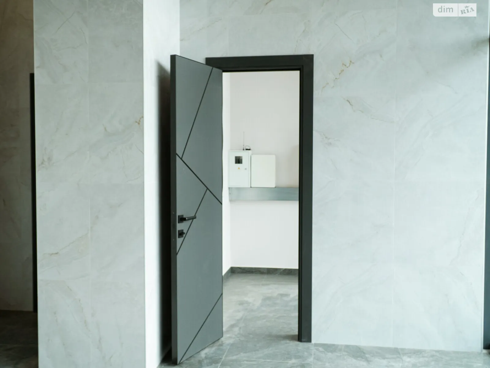 Продается 1-комнатная квартира 40 кв. м в Киеве, ул. Ивана Кочерги, 17А - фото 1