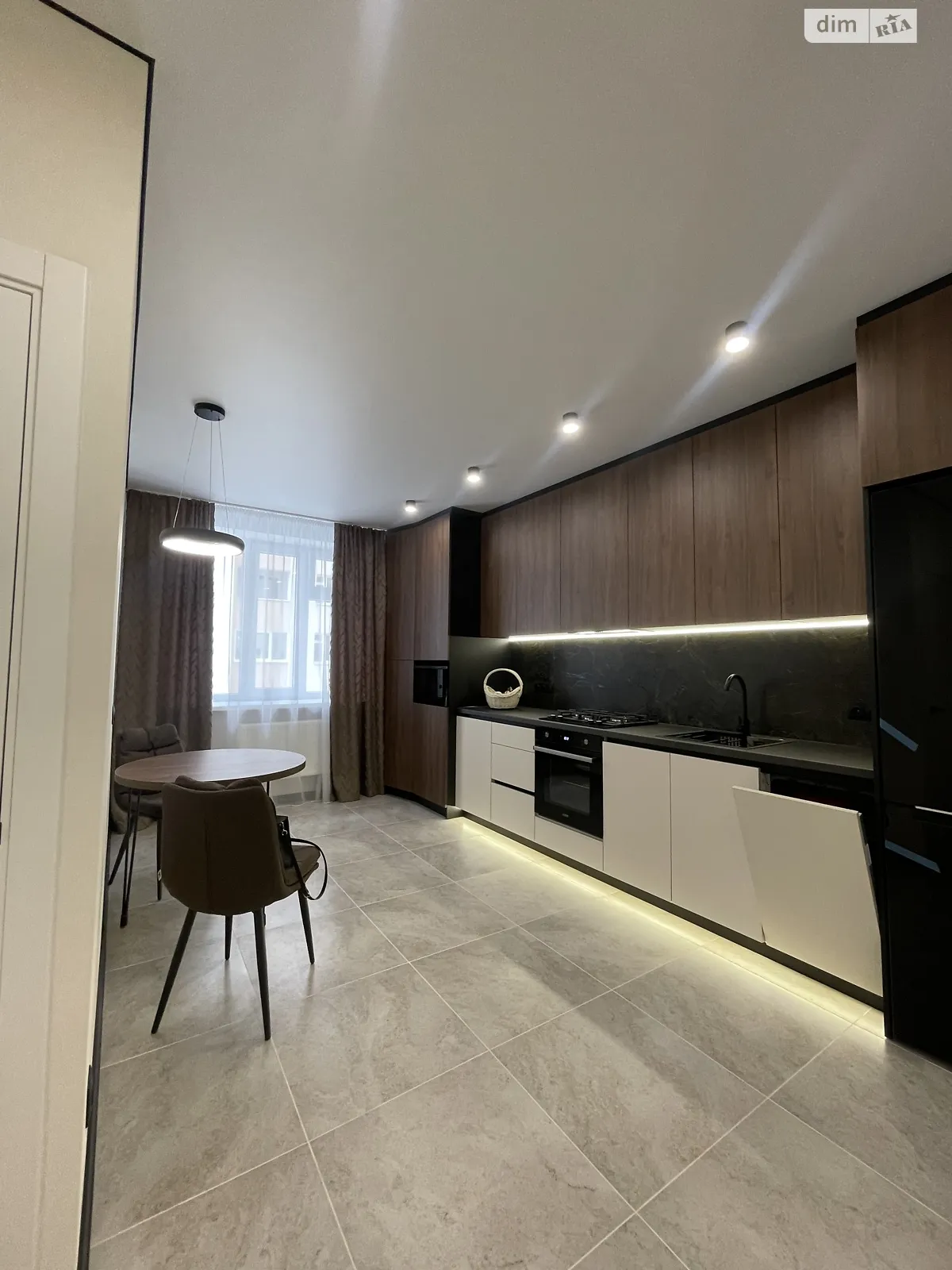 Продается 1-комнатная квартира 46 кв. м в Хмельницком, ул. Кармелюка, 3/6 - фото 1