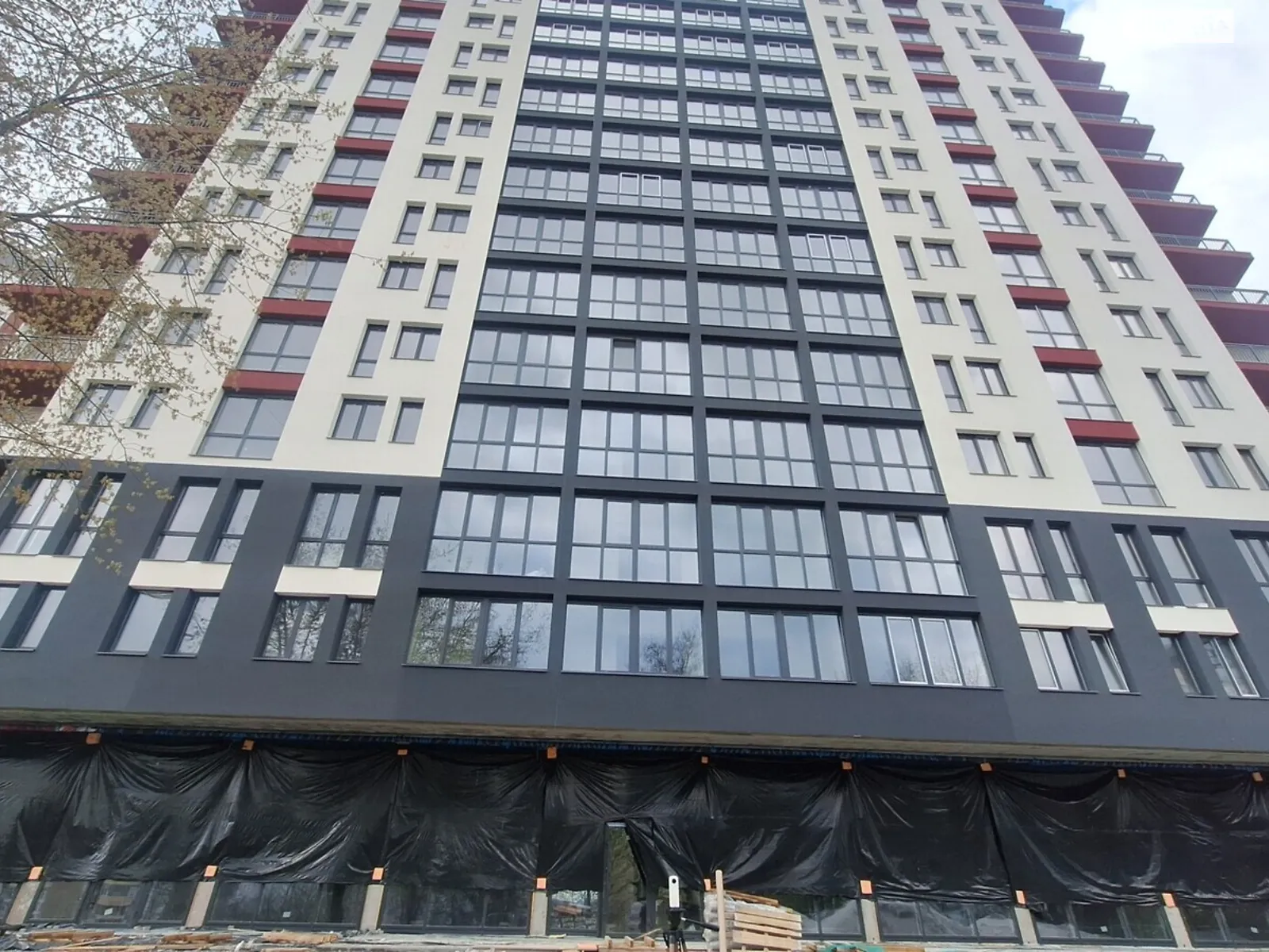 Продается 3-комнатная квартира 96.6 кв. м в Львове, ул. Под Голоском, 17Г - фото 1
