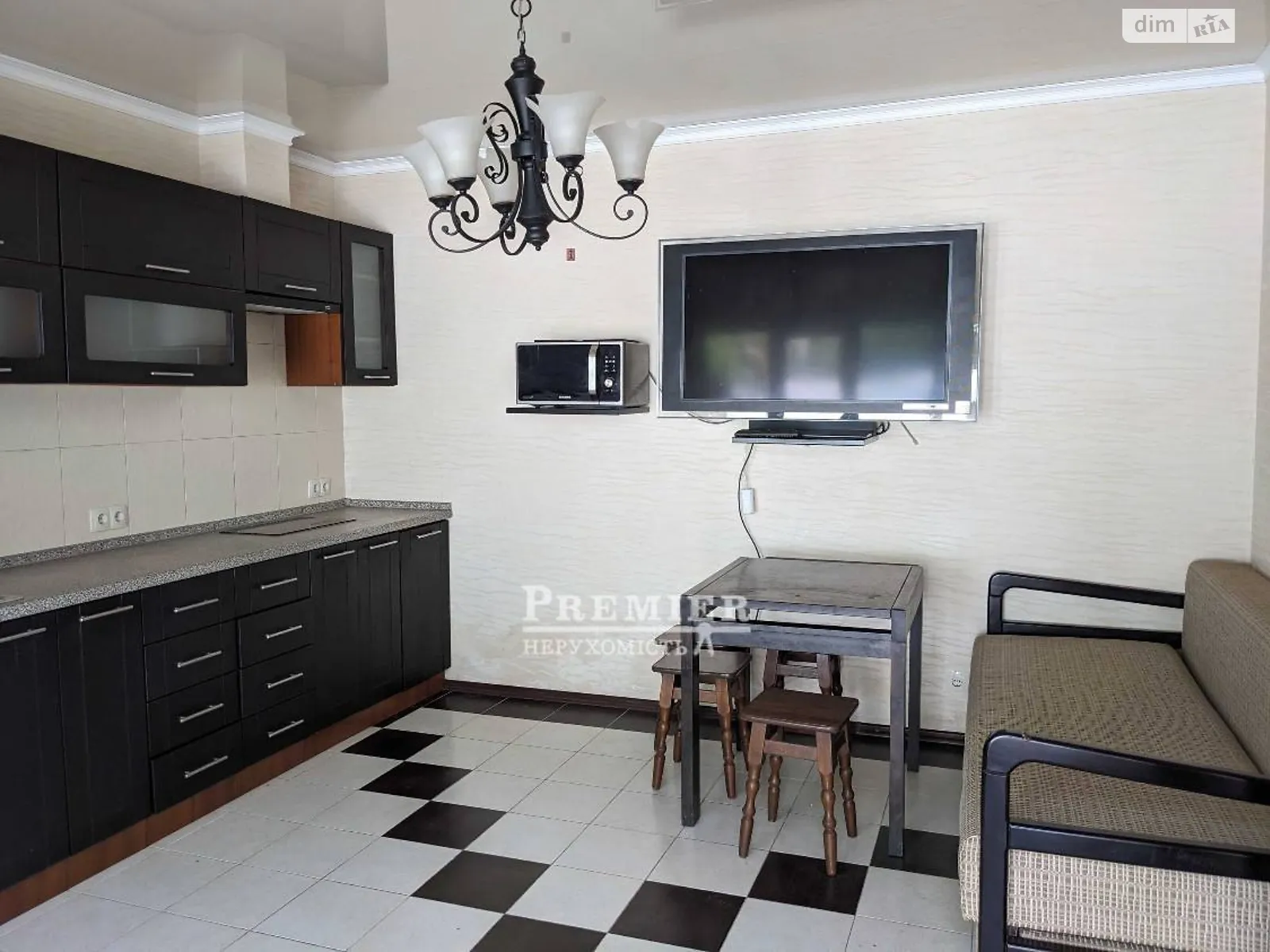 Продається будинок 3 поверховий 75 кв. м з подвалом, цена: 90000 $ - фото 1