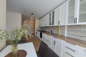 Зніму квартиру в Тернополі  довгостроково