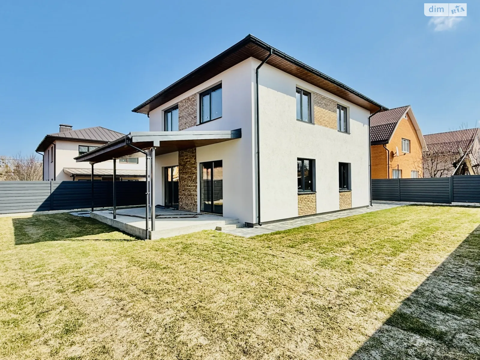 Продается дом на 2 этажа 154 кв. м с террасой, цена: 169000 $ - фото 1