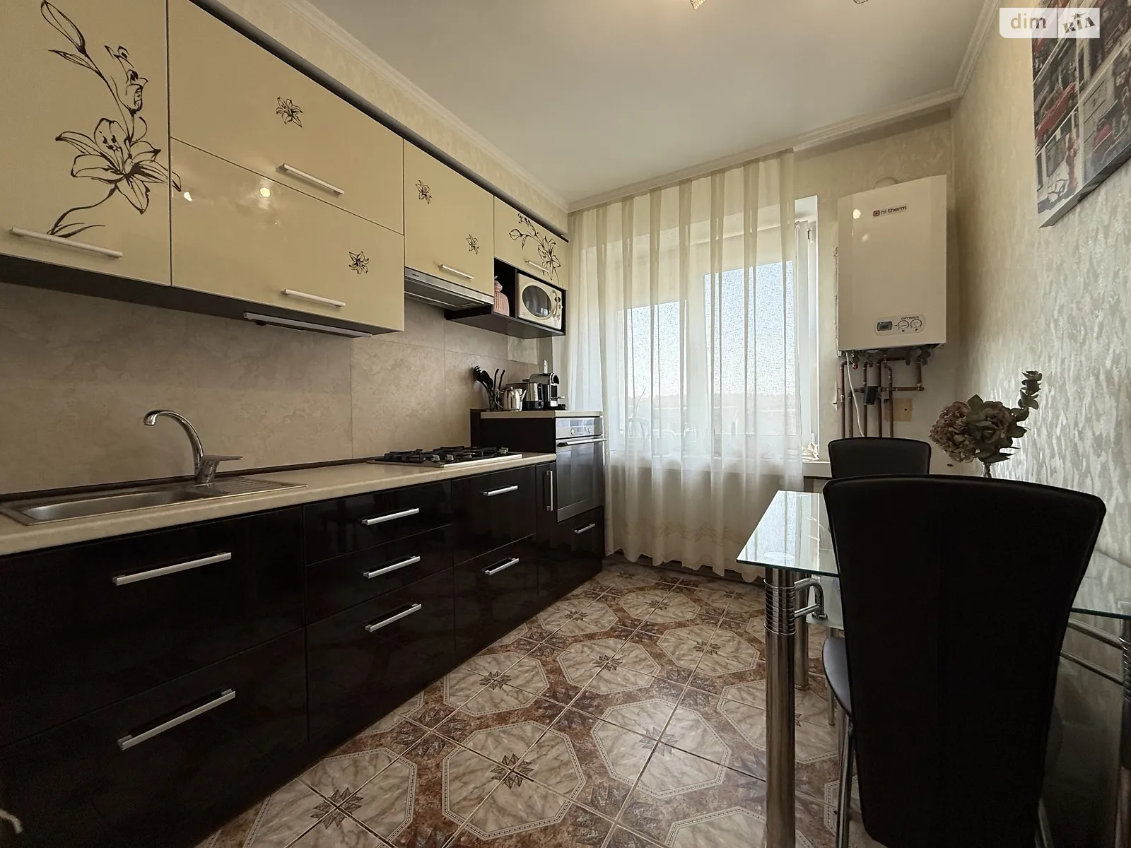 2-комнатная квартира 56 кв. м в Тернополе, ул. Золотогорская, 20 - фото 1