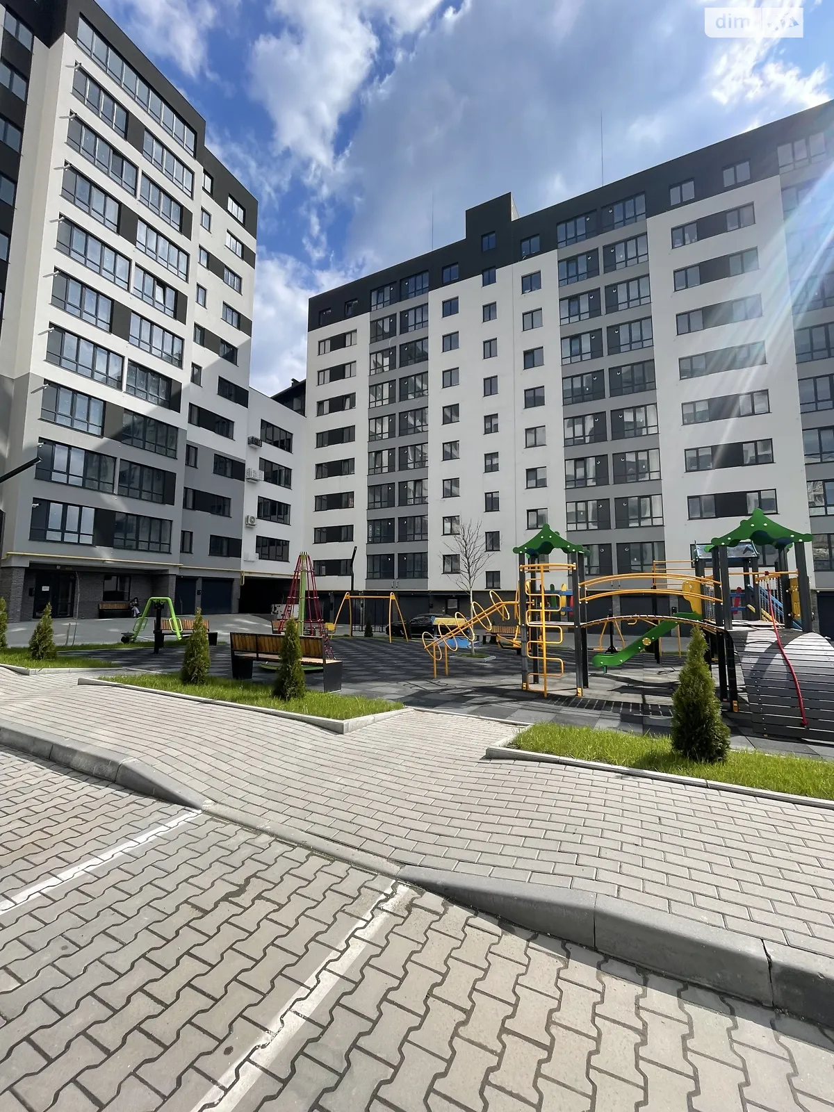 Продається 2-кімнатна квартира 70 кв. м у Хмельницькому, вул. Озерна, 14/1 - фото 1