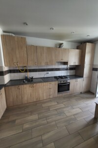 Довгострокова оренда квартири, Львів, р‑н. Залізничний, Роксоляни вулиця, буд. 43