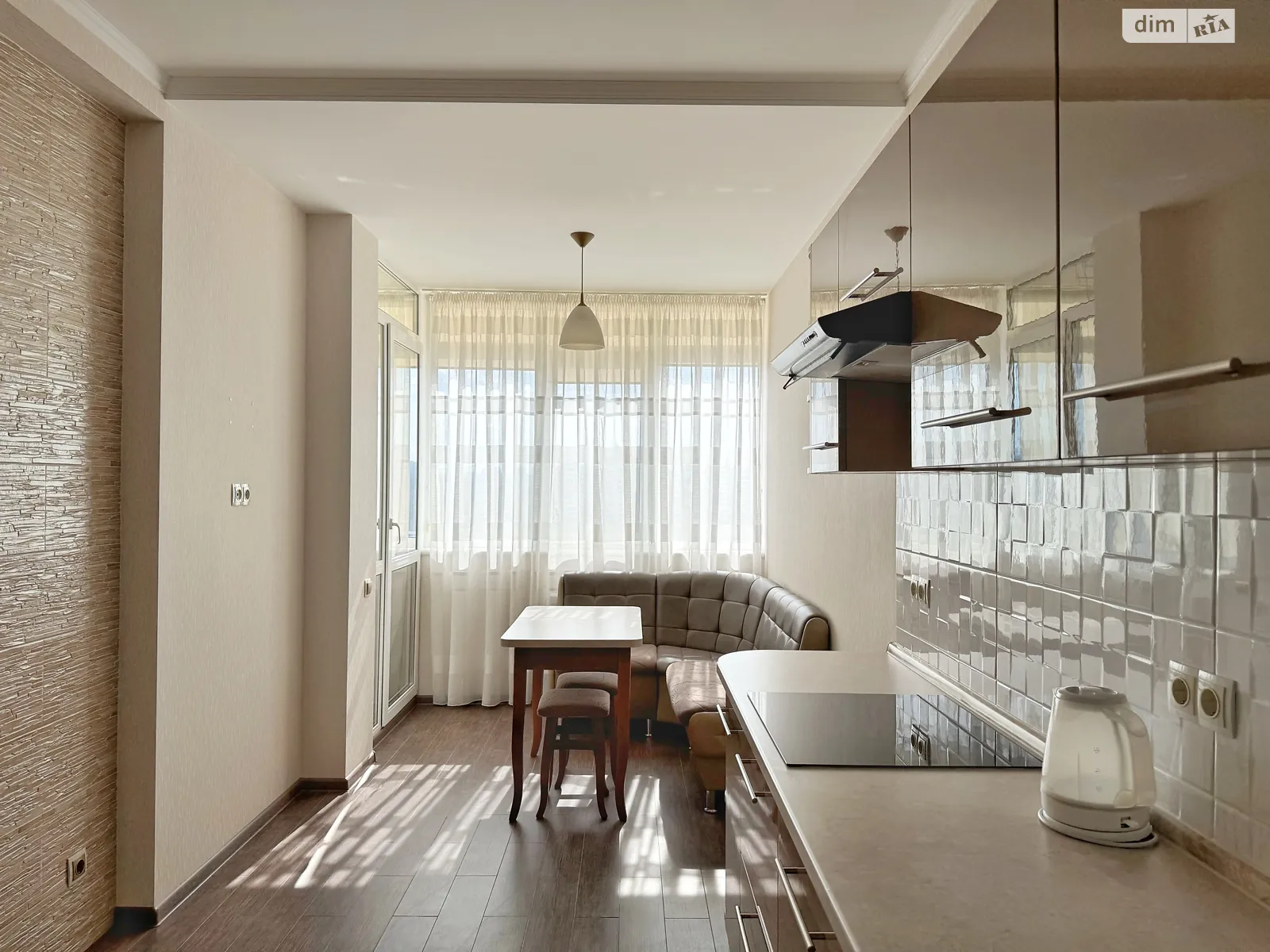 Продается 1-комнатная квартира 44 кв. м в Киеве, ул. Юрия Кондратюка, 3 - фото 1