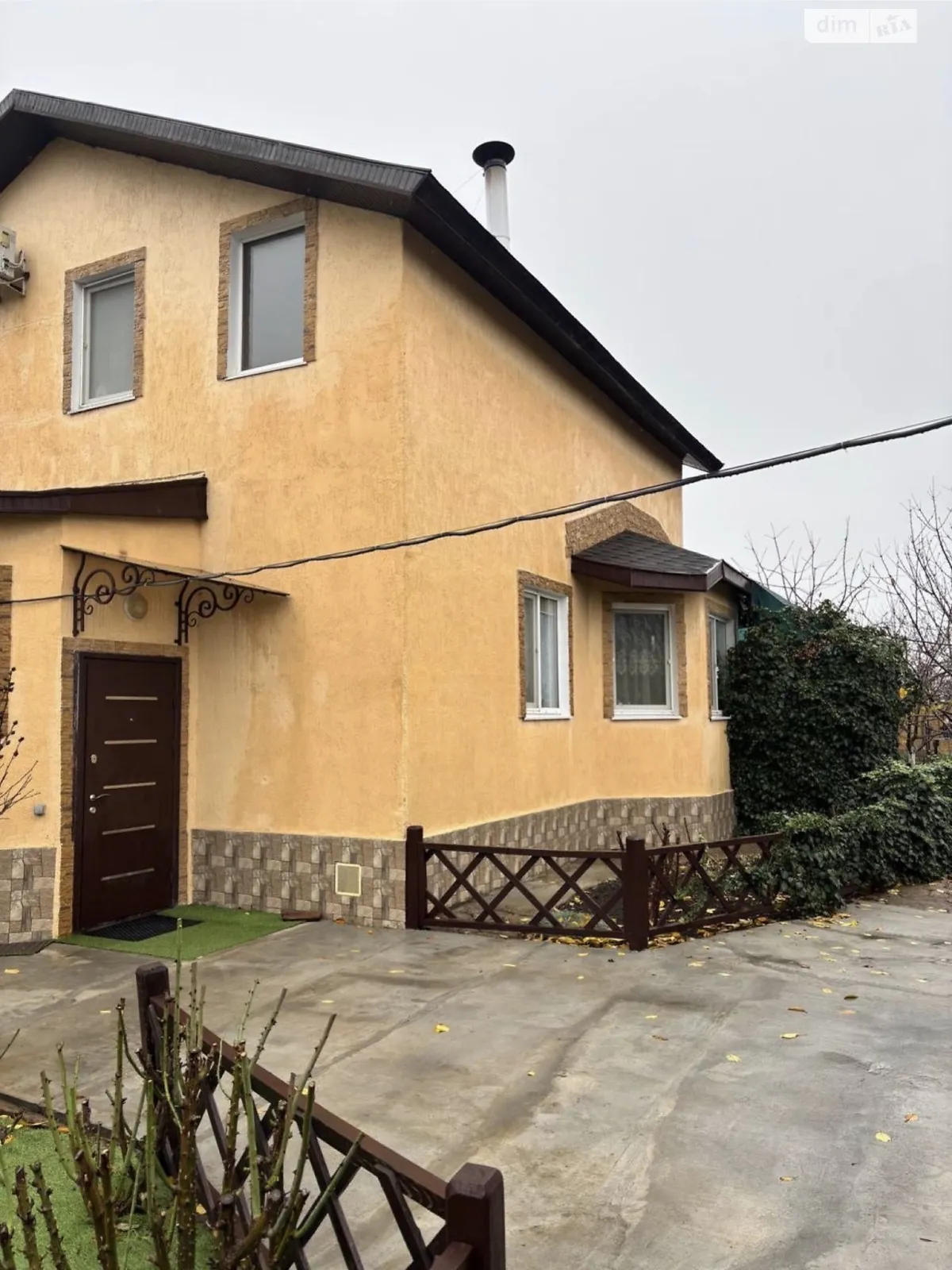 Продается дом на 2 этажа 115 кв. м с подвалом, цена: 120000 $ - фото 1